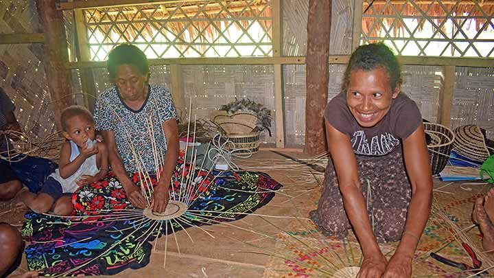 Vetimboso Women Weaving